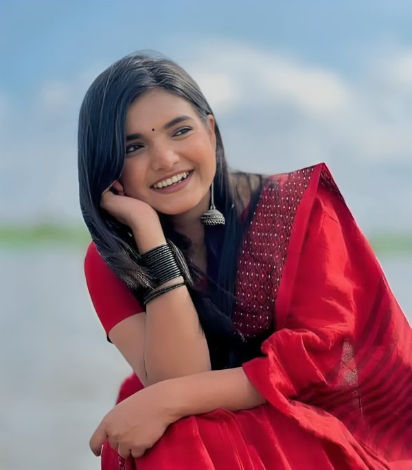 Fashionable Red Sharee For Womwn - Image 2